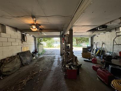 Foto del edificio - "Charming 3-Bed Home with Hardwood Floors & Finished Basement in St. Louis Park!"