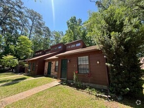 Building Photo - 1244 High Rd