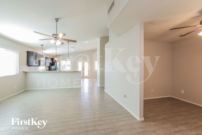Foto del edificio - 30696 N Royal Oak Way