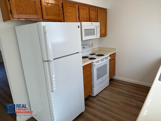 Foto del edificio - Townhome Near College