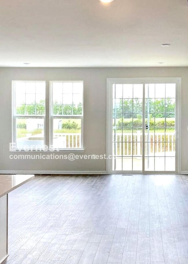 Building Photo - 1849 Sag Harbor Ln
