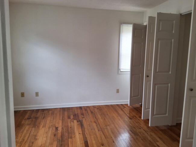 Building Photo - Oak Ridge 37830 - 1 Bedroom, 1 Bath Apartm...