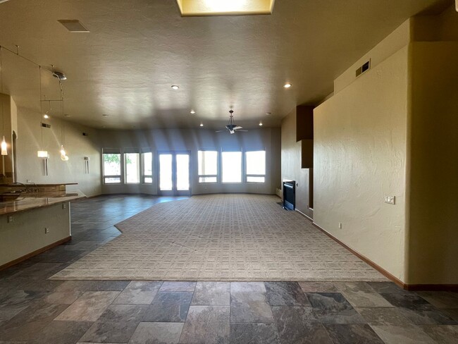 Foto del edificio - Gorgeous 3 Bedroom Home in Sonoma Ranch  *...