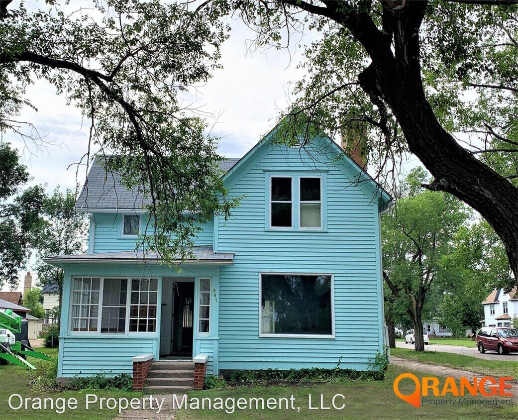 2 br, 1.5 bath House 541 2nd Ave NE House Rental in Valley City, ND