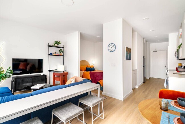 Interior Photo - The Devan