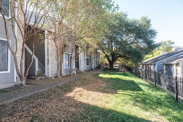 Foto del edificio - 1740 Timber Ridge Rd