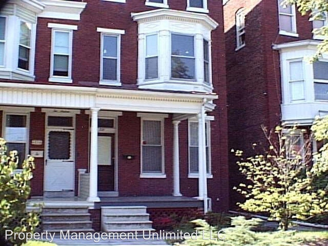 Primary Photo - 218 W Jackson St