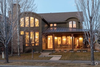 Building Photo - 627 N Bridge Dr