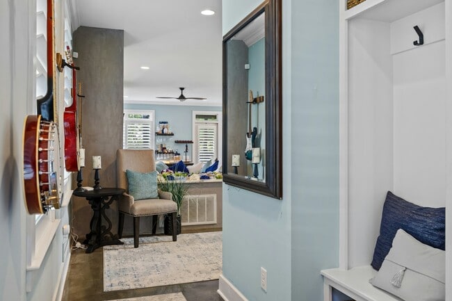 Photo - 1122 Glenview Dr House