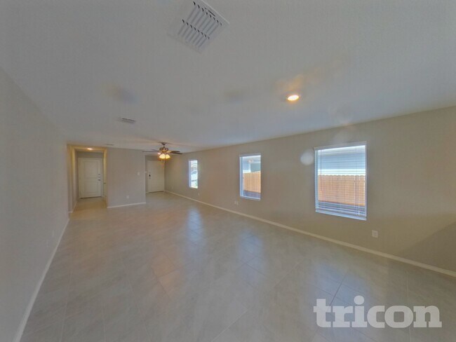 Foto del edificio - 3317 Turkey Trot Ln