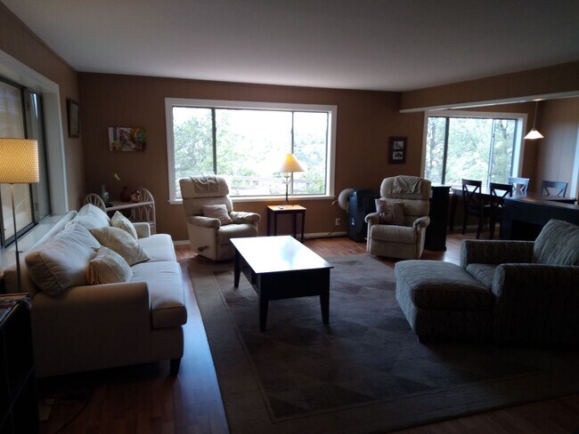 Foto del edificio - Furnished Month to Month Rental ~ Beautiful Views & Outdoor Living
