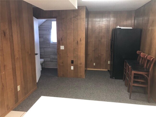 Building Photo - 1216 Highland Ave
