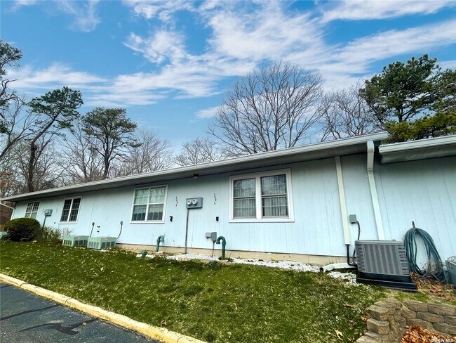 Foto del edificio - 306 Torquay Ct