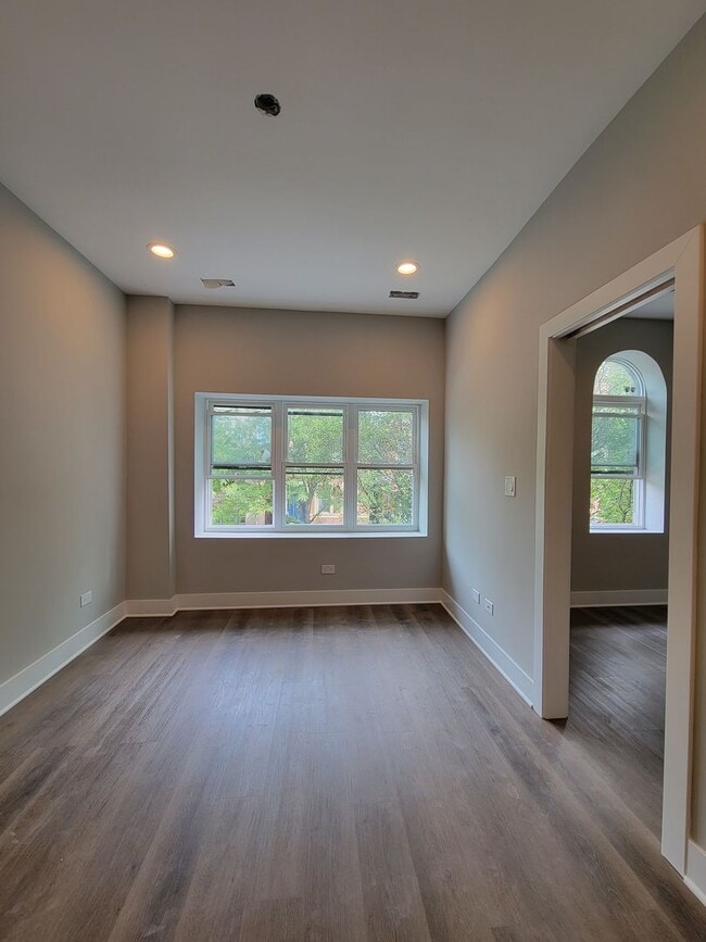 Building Photo - 1319 W Cullerton St