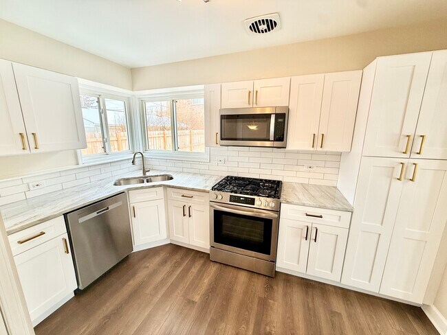 Foto del edificio - 360 W Fremont Ave