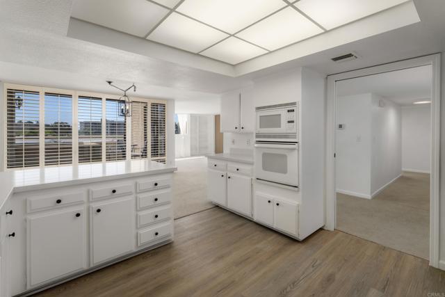 Foto del edificio - 2420 Torrey Pines Rd