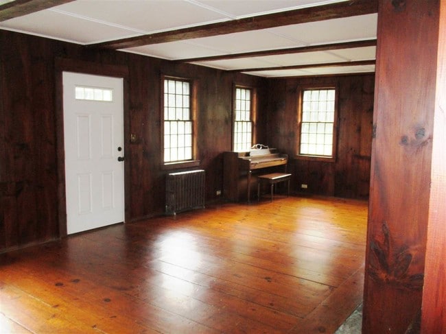Building Photo - 48 Perkins Ln