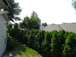 Building Photo - 735 Cook Rd