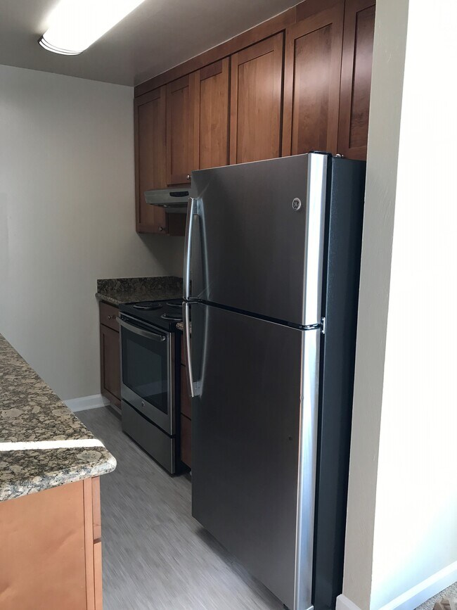 Foto del edificio - 814 Corbett Ave