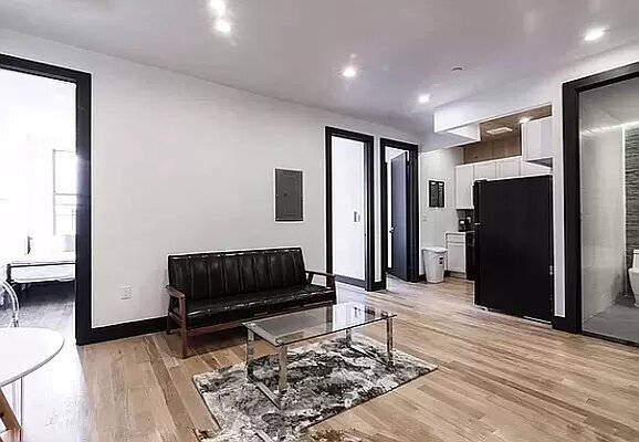 Building Photo - 172 Suydam St
