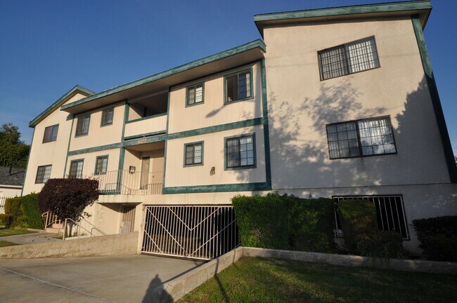 Building Photo - 6122 Colfax Ave