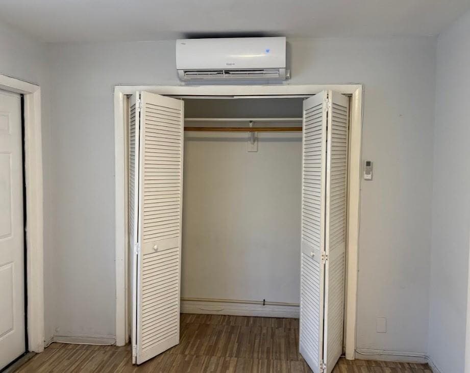 Building Photo - 2206 Adams St