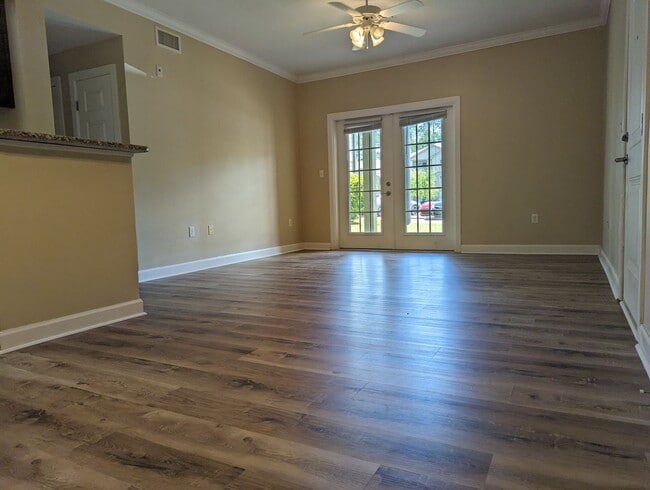 Building Photo - Residences at Cypress Preserve Beautiful1B...
