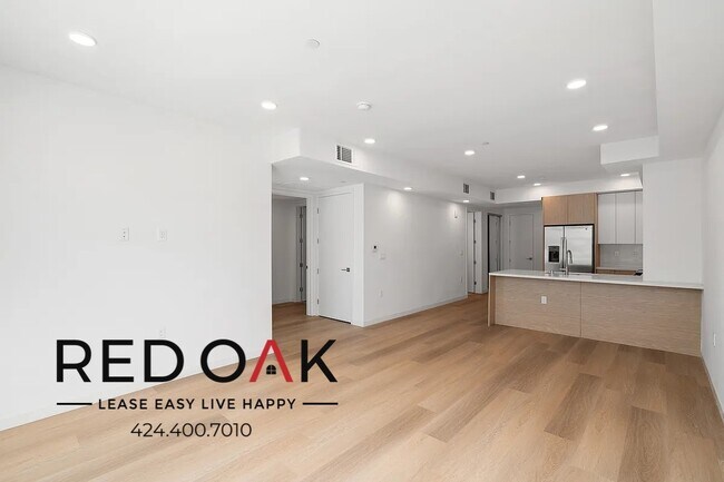 Building Photo - Incredible, Spacious Two Bedroom with Cent...