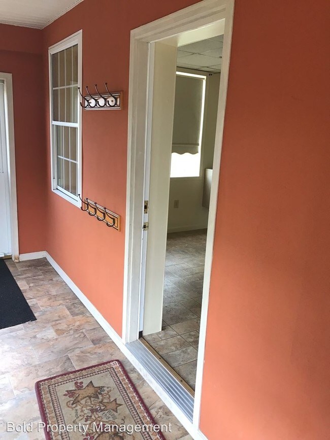 Building Photo - 3 br, 1.5 bath House - 645 S Ramona
