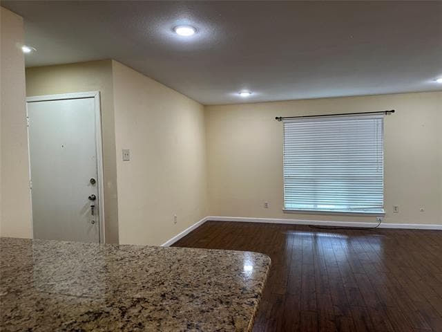 Building Photo - 10580 High Hollows Dr
