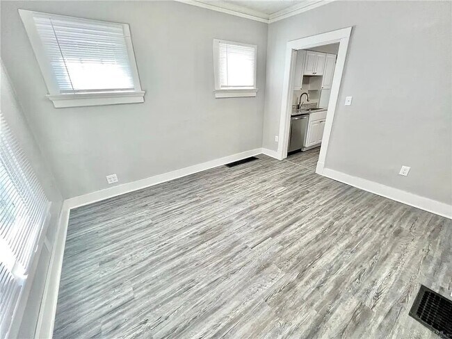Foto del edificio - 1319 Highland Ave
