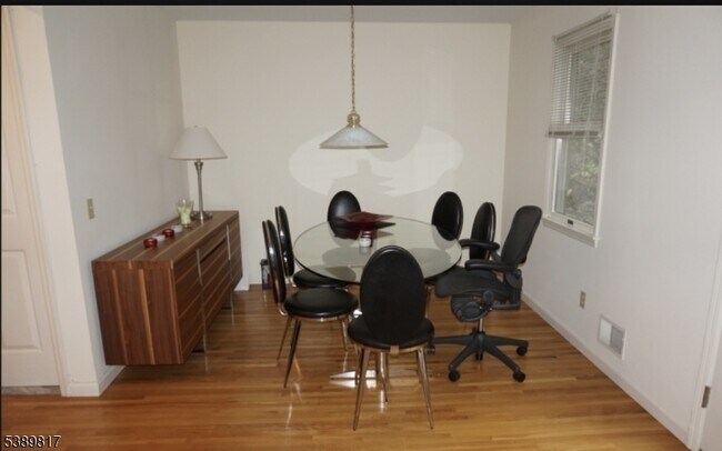 Foto del edificio - 8 Magnolia Ct