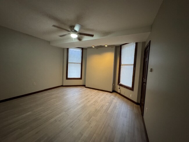 Foto del edificio - 2454 River Rd