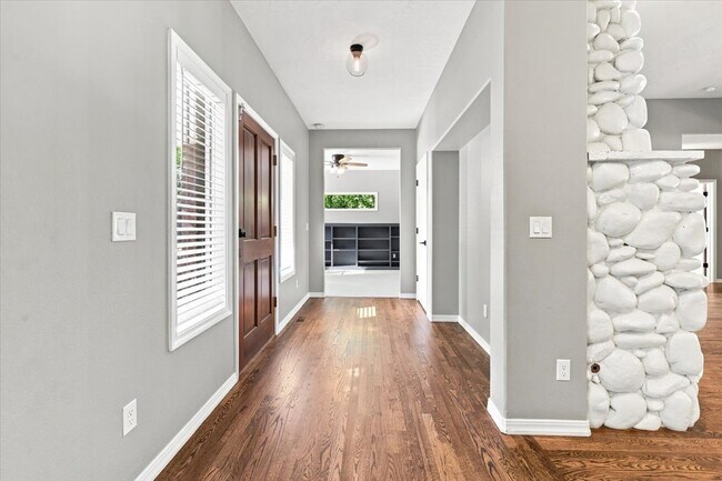 Foto del edificio - 1331 S Watermark Ave