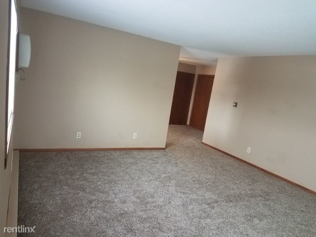Building Photo - 2616 Country Club Pkwy