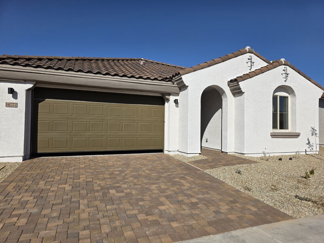 Spacious Oasis in Rancho Mercado - Spacious Oasis in Rancho Mercado