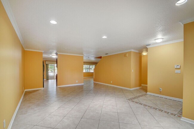 Building Photo - 6705 Rivermill Club Dr