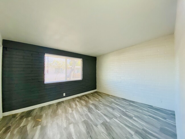 Building Photo - Villa Blanca