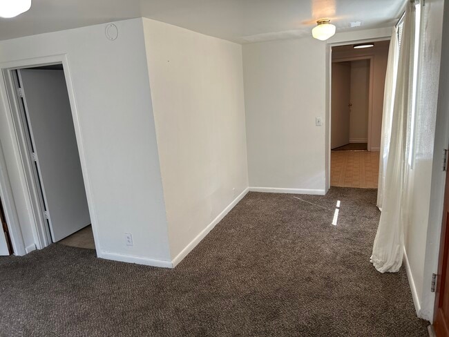 Building Photo - 316 E 700 S
