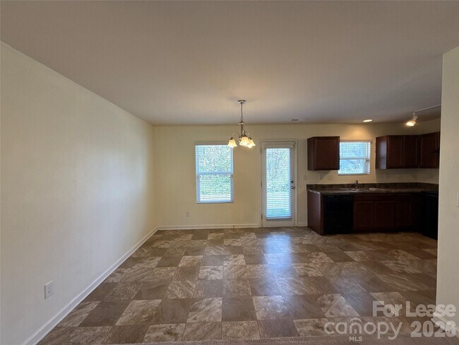 Foto del edificio - 6308 Pennacook Dr