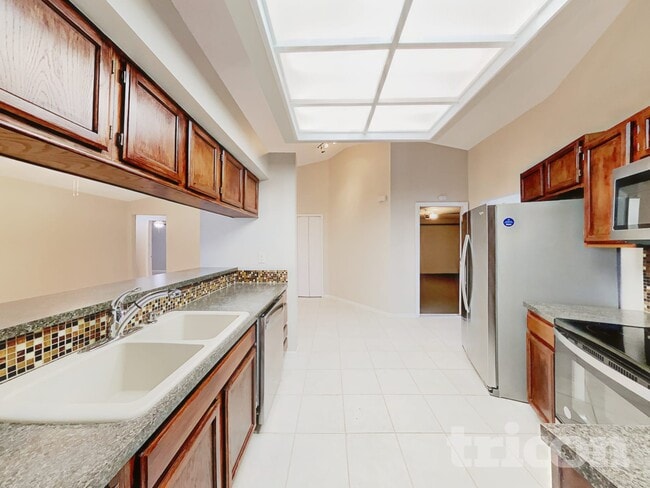 Building Photo - 2810 Manor Hill Drive Brandon FL