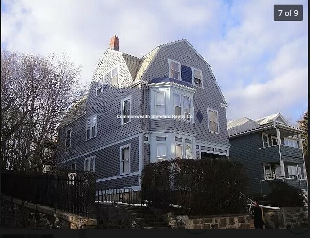 Building Photo - 839 Parker St