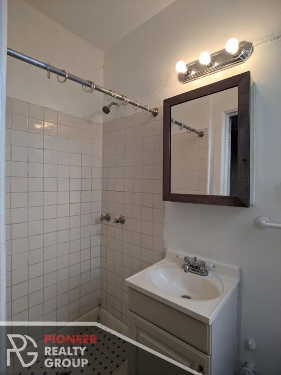 Building Photo - 0 bedroom in CHICAGO IL 60613
