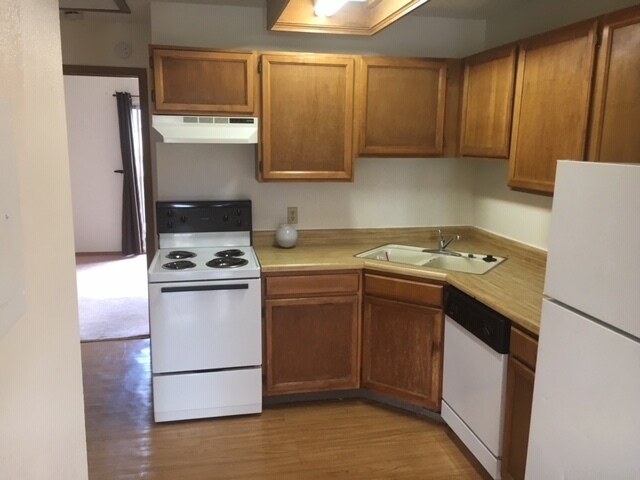 Foto del edificio - 6412 Village Ln