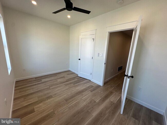 Foto del edificio - 3147 Salmon St
