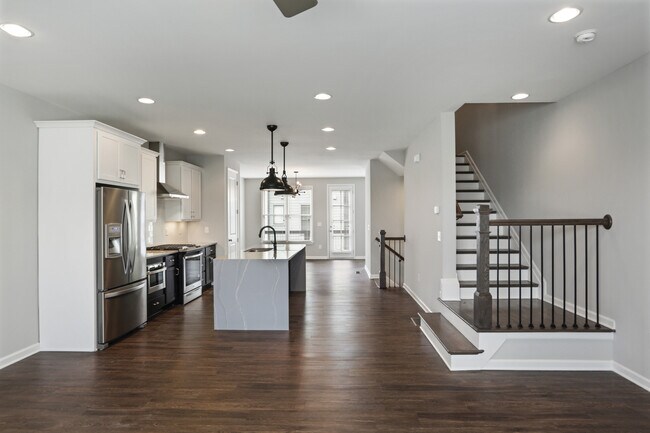 Building Photo - GRANT PARK, BELT LINE!! LUXURY FINISHES!! ...