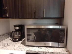 Building Photo - 911 Lyons Rd