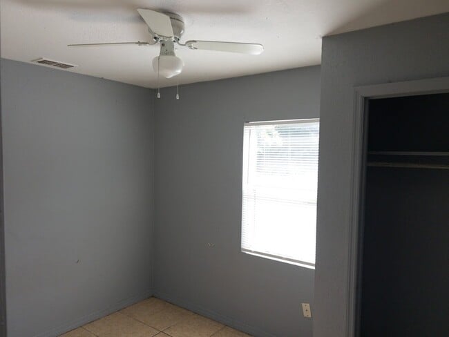 Photo - 901 W Anderson St Apartment