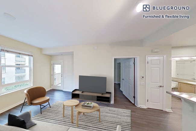 Building Photo - 1099 Admiral Ct