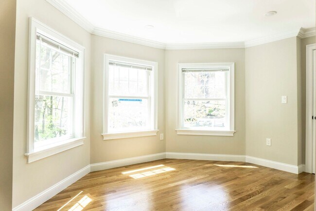Foto del edificio - Newly renovated three bedroom
